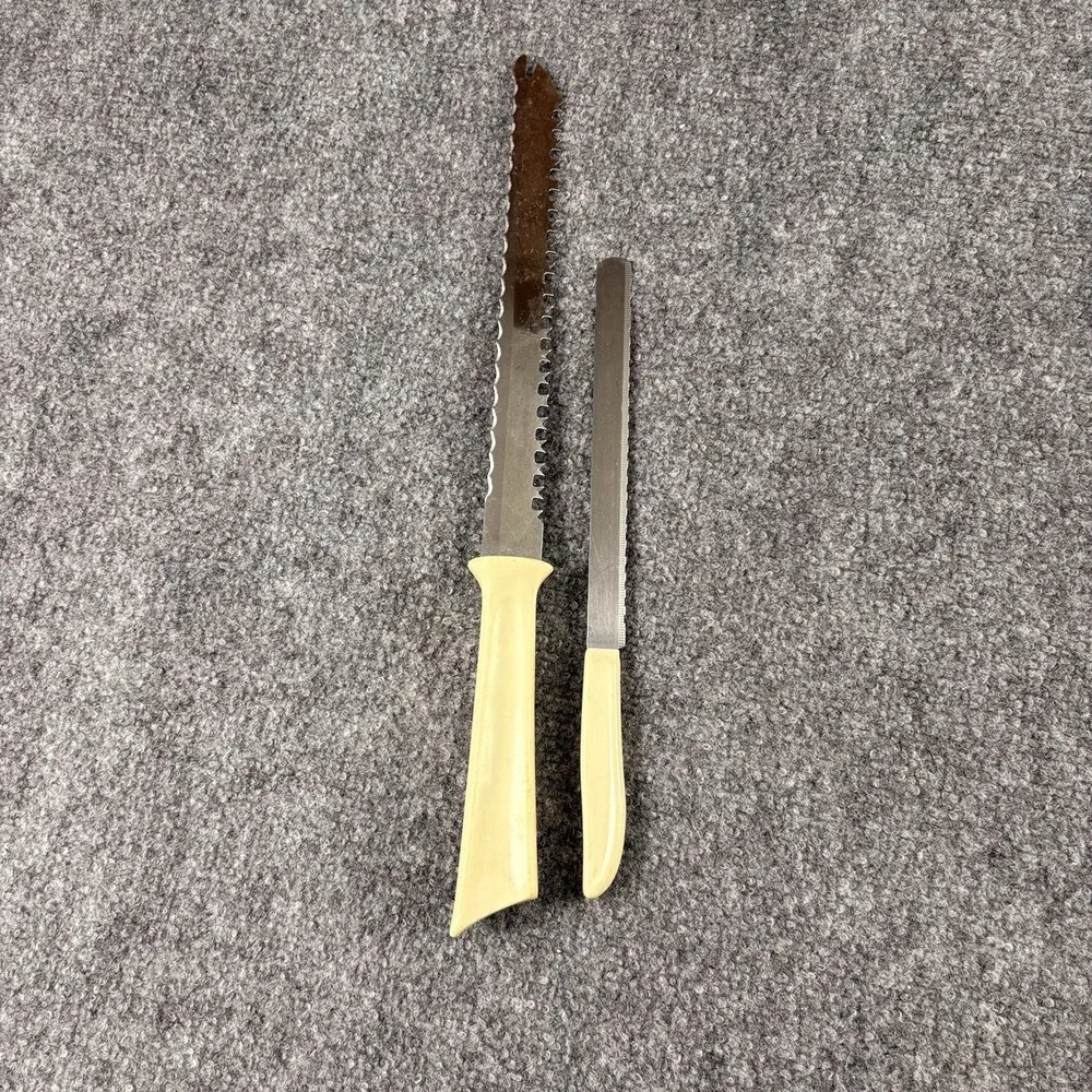 Vintage 60s Quikut Knives Lot of 2 Serrated Kitchen Bread & Butter Utility USA